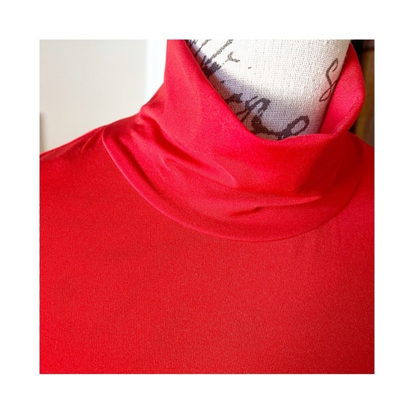 ST. JOHN Lightweight Nylon Spandex Red Mock Turtleneck Size Medium - Picture 5 of 8